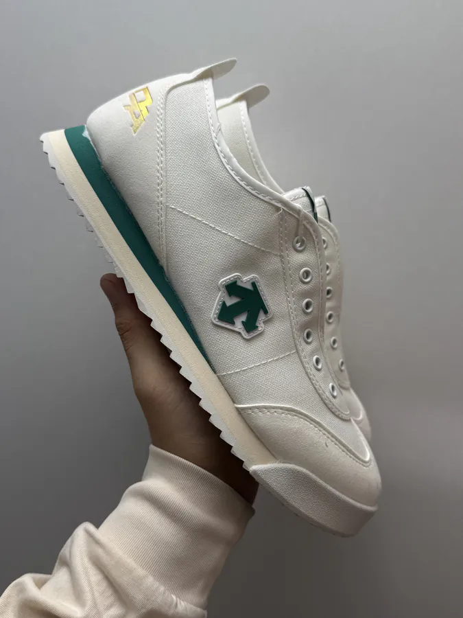 DESCENTE Barefoot Circle Lightweight One Piece Sneaker in Fresh Green