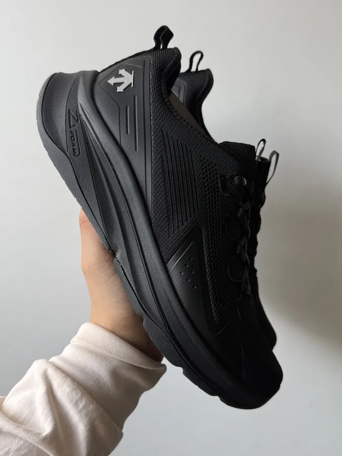 DESCENTE Running Series Black Slip On Sneaker