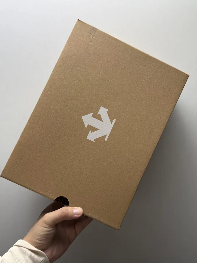 DESCENTE 卡其色裸鞋圈