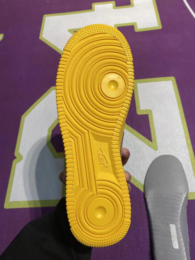OFF WHITE × Air Force 1 Yellow with KONES Dual Production