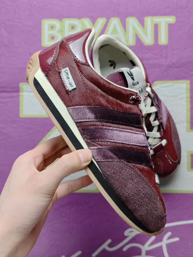 SONG FOR THE MUTE x adidas originals COUNTRY OG Lifestyle Sneaker