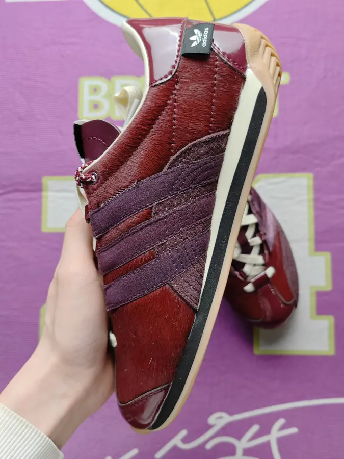 SONG FOR THE MUTE x adidas originals COUNTRY OG Lifestyle Sneaker