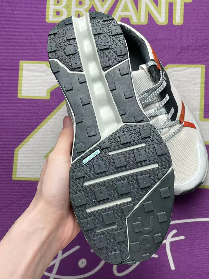 On Running Cloud Water Lightweight Running Shoes in White