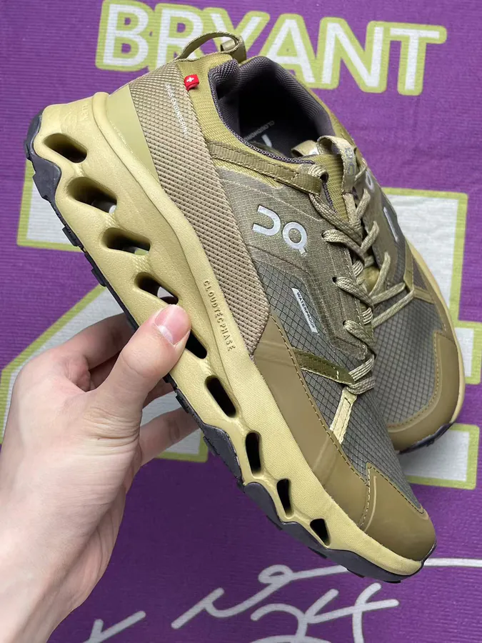 On Running Cloud Water Lightweight Running Shoes in Green