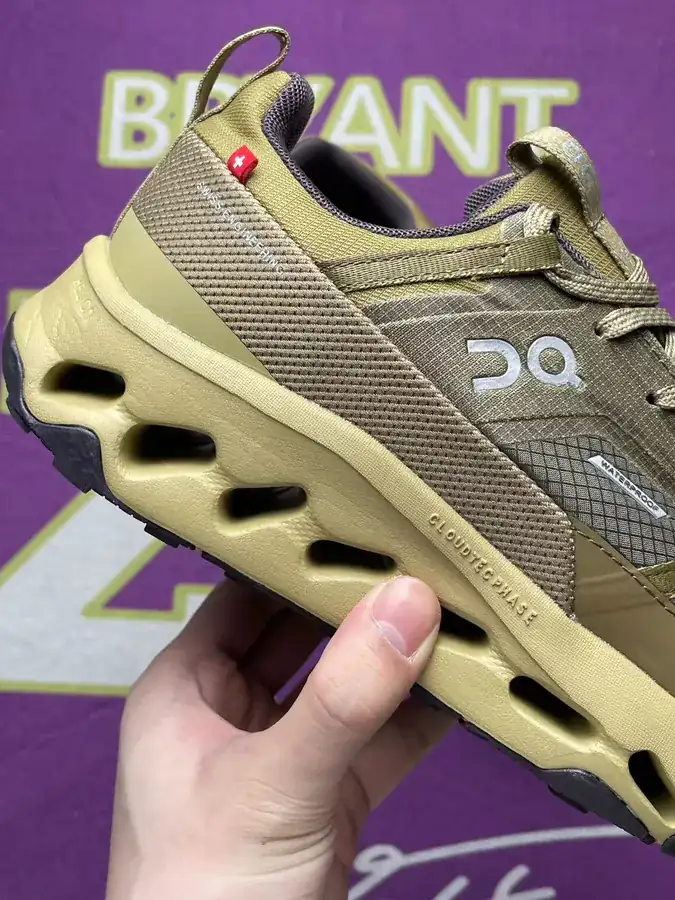 On Running Cloud Water Lightweight Running Shoes in Green