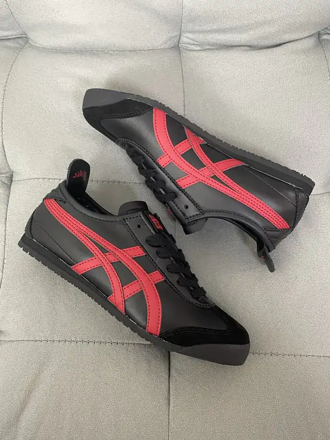 Tiger Onitsuka MEXICO 66 Sneaker Black and Red Color