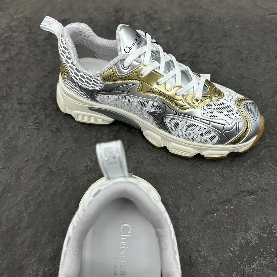 Cono Running Shoes High Fashion Edition