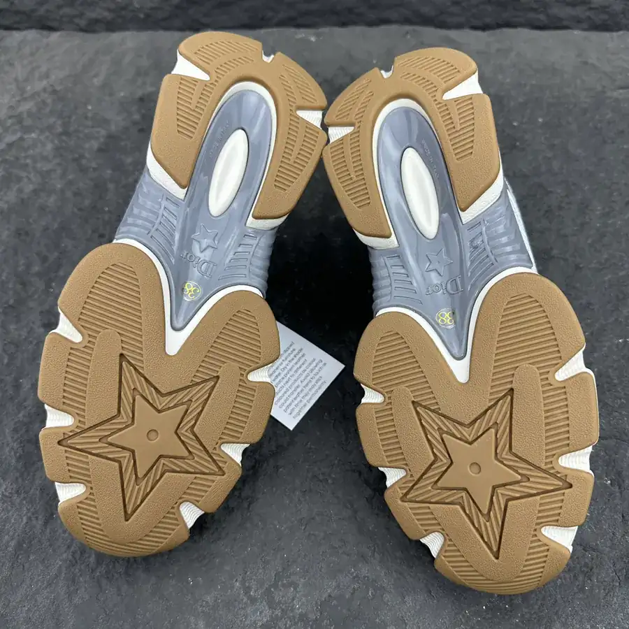 Cono Running Shoes High Fashion Edition
