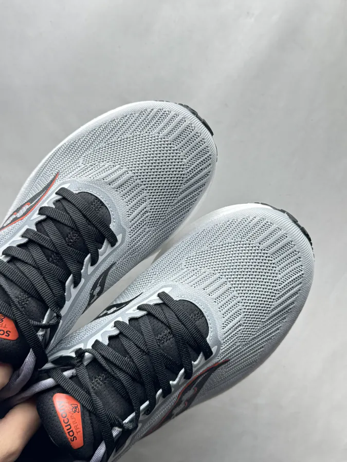 Triumph 21 Sneaker Grey