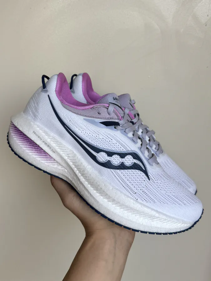 Triumph 21 Sneaker in White and Purple