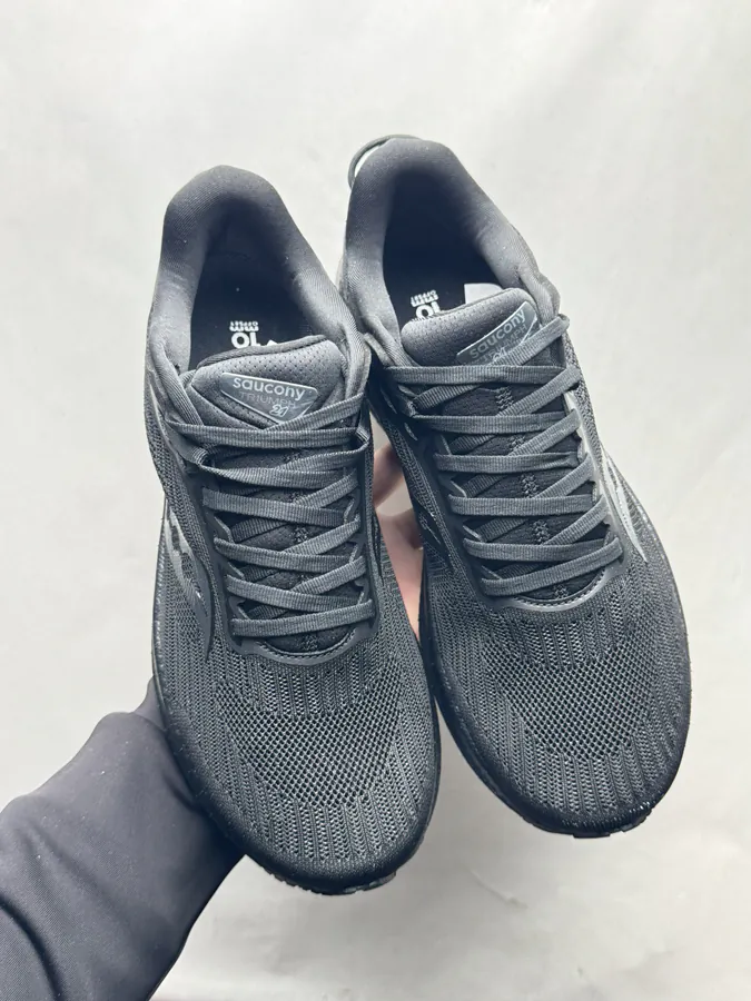 Triumph 21 Running Shoes Black