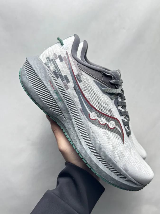 Triumph 21 Sneaker in Gray Green
