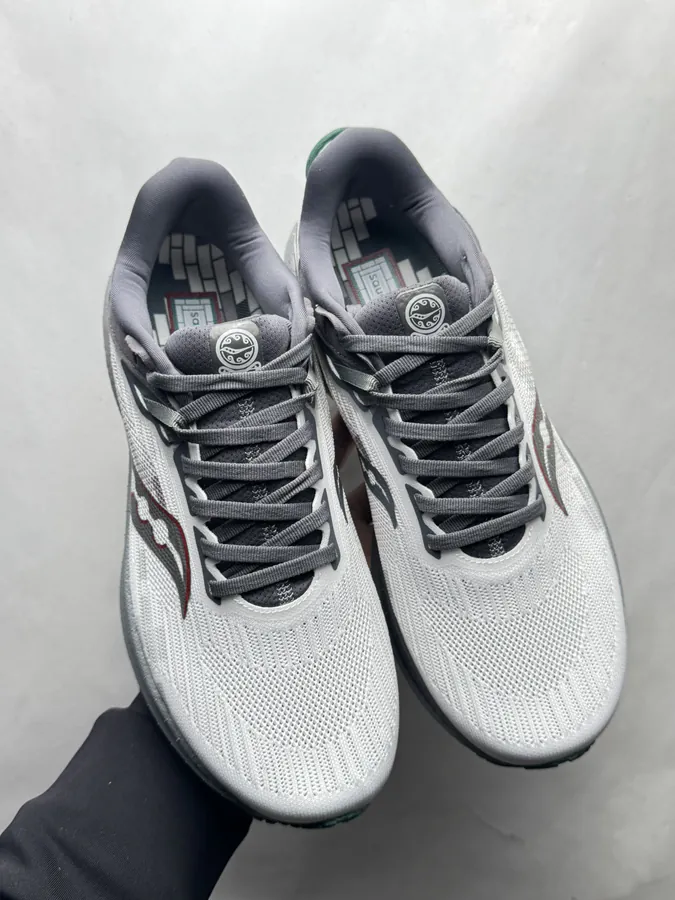 Triumph 21 Sneaker in Gray Green