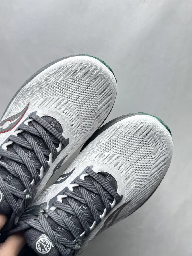 Triumph 21 Sneaker in Gray Green
