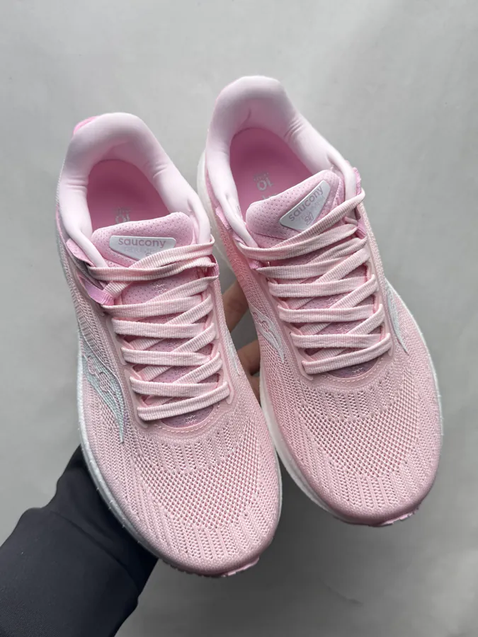 Triumph 21 Sneaker in Pink