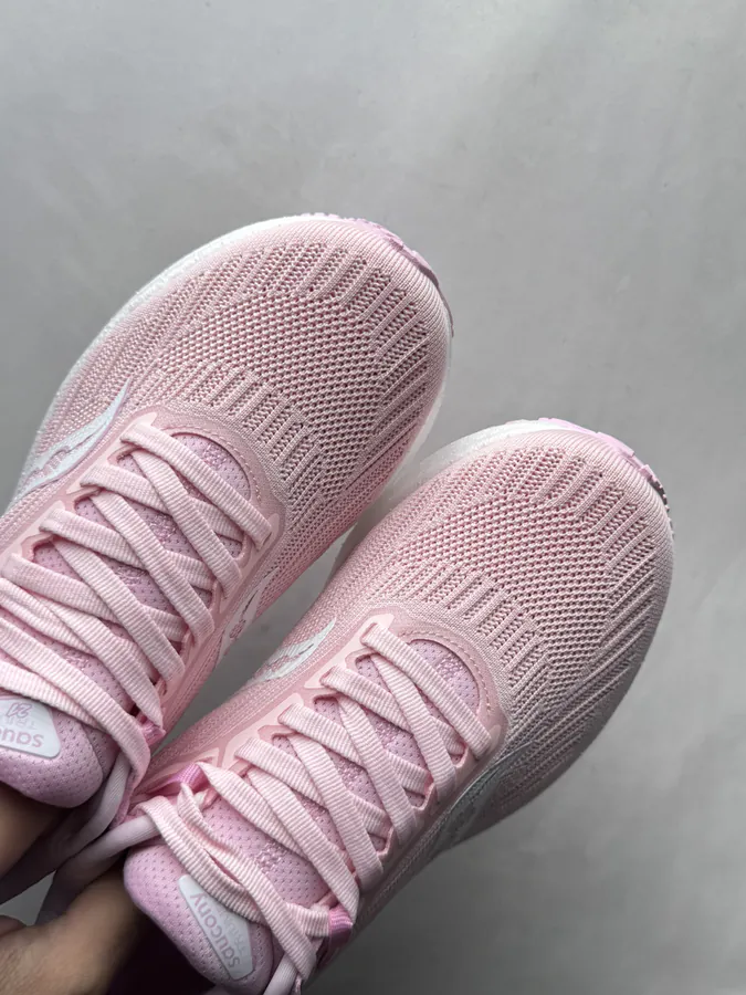 Triumph 21 Sneaker in Pink