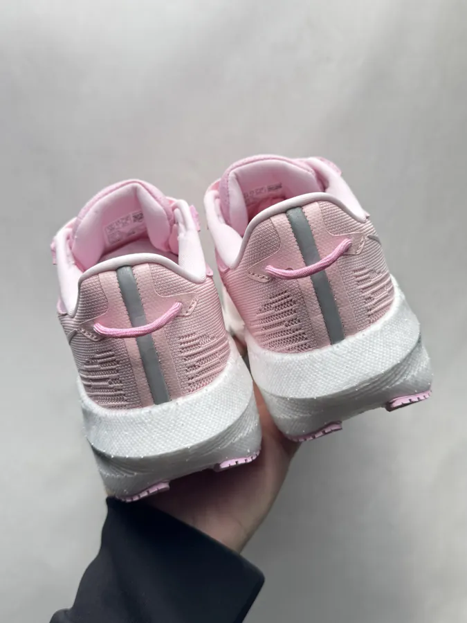 Triumph 21 Sneaker in Pink