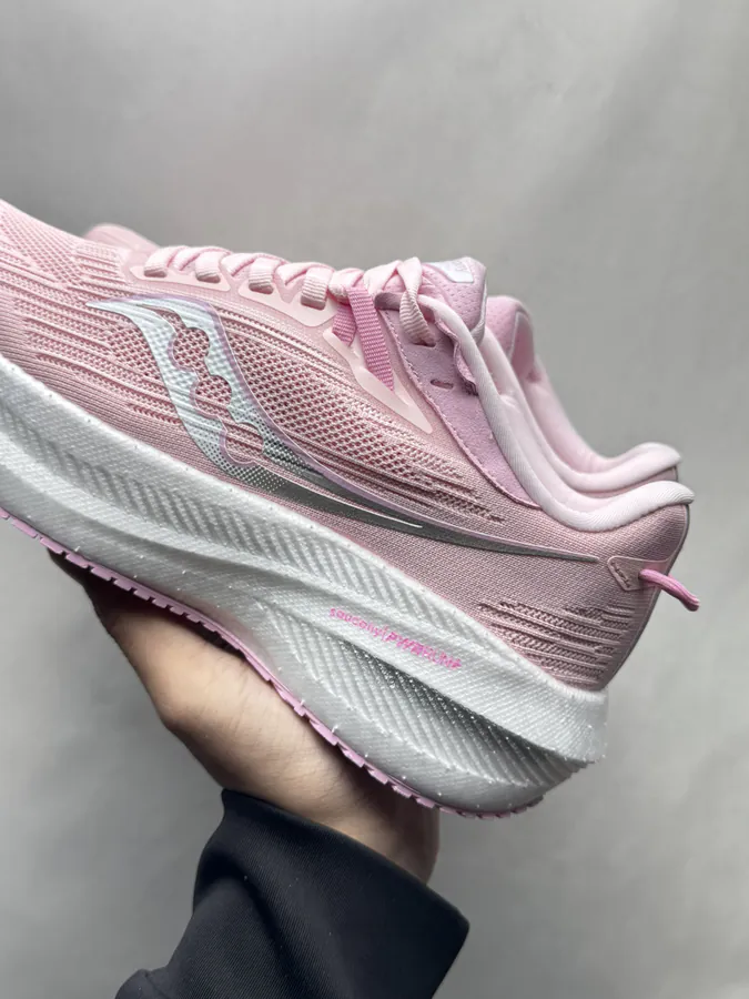 Triumph 21 Sneaker in Pink