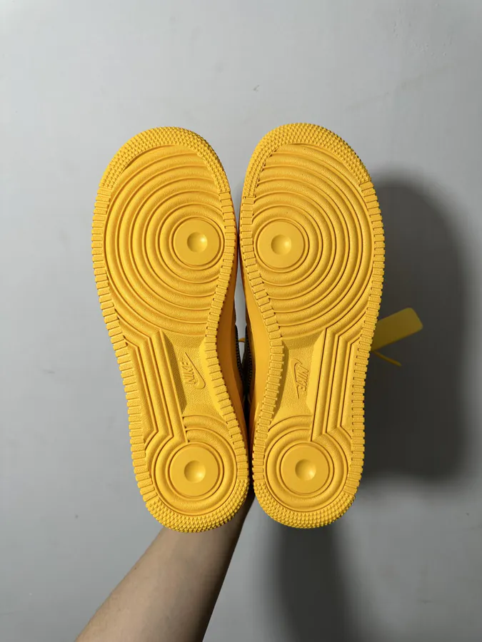 OFF WHITE x Nike Air Force 1 Low in Yellow