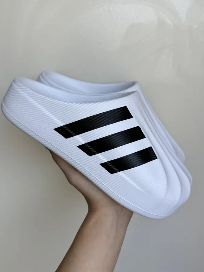 AdiFOM Duck Duck Slippers with White and Black Color