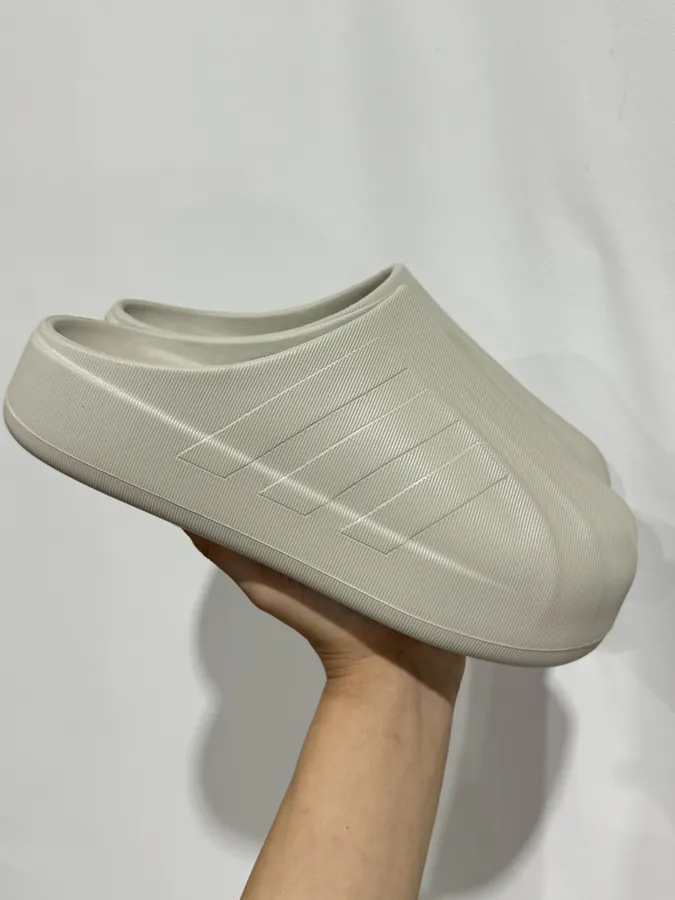 AdiFOM Duck Duck Slippers in Gray