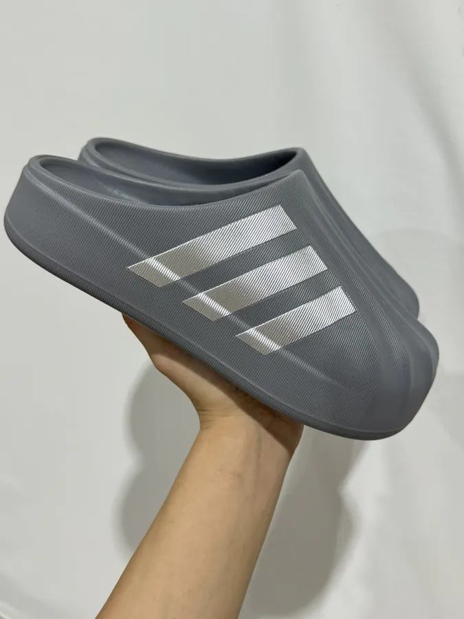AdiFOM Duck Duck Slippers in Gray