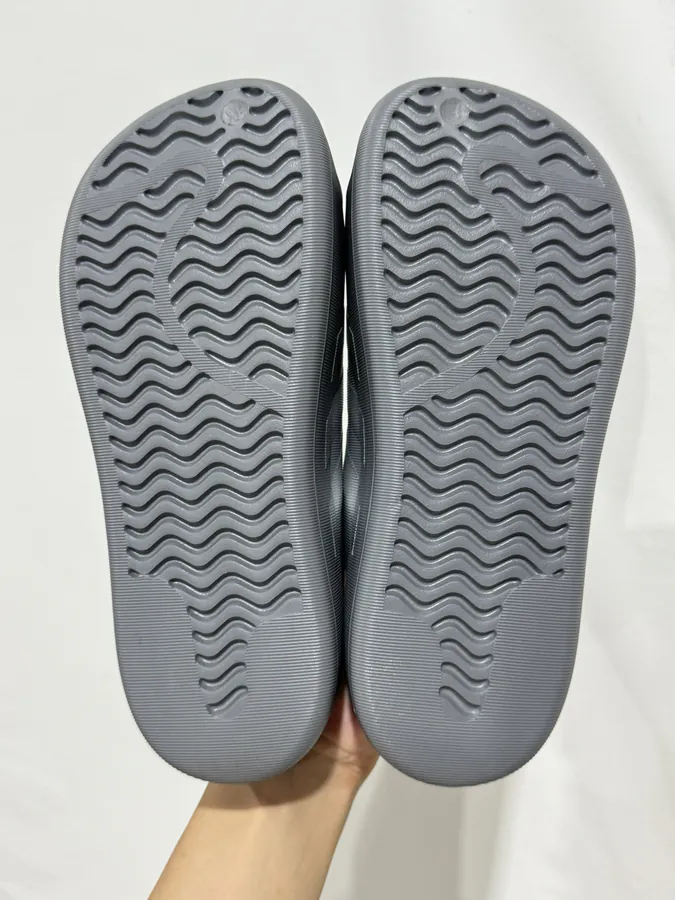 AdiFOM Duck Duck Slippers in Gray