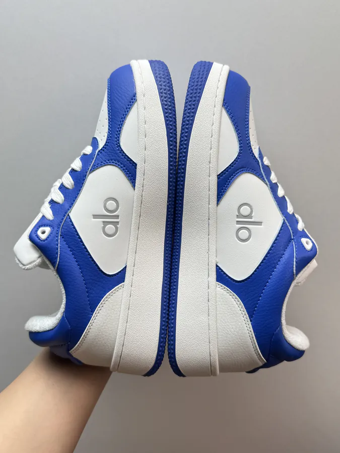 Alo Yoga Recovery Mode White Blue