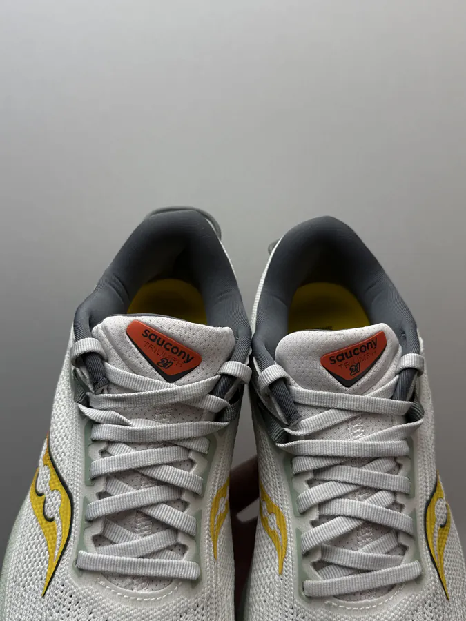 Triumph 21 Running Shoes Gray Green