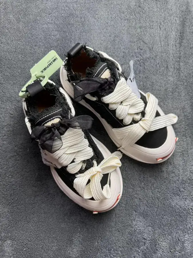 Shoe visual reference image