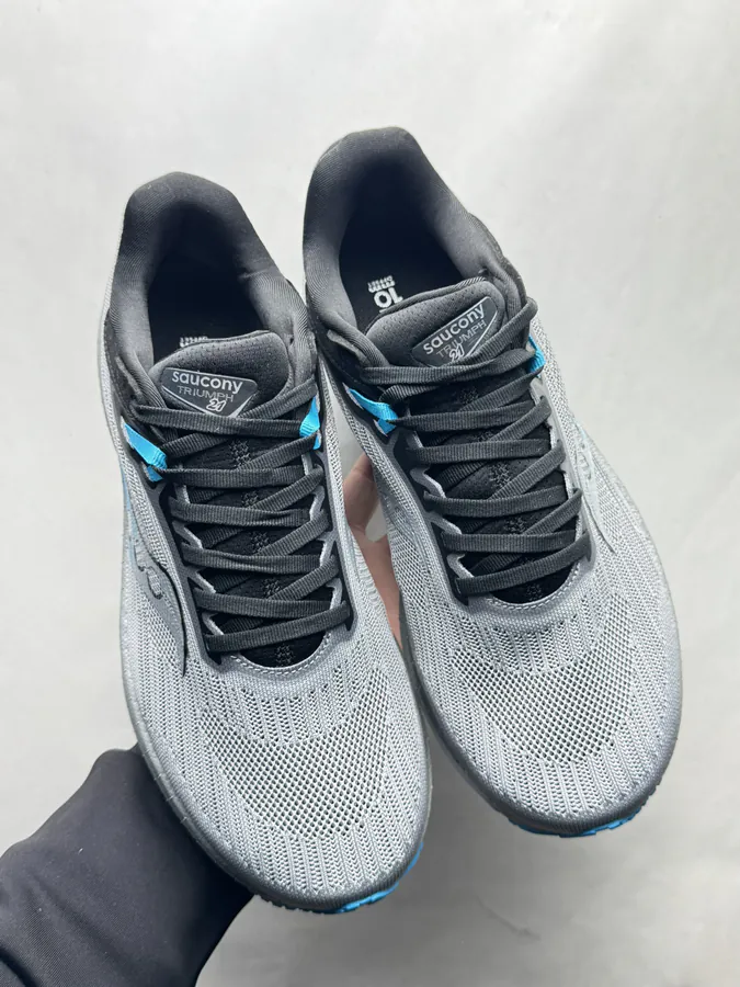 Triumph 21 Sneaker in Gray Black