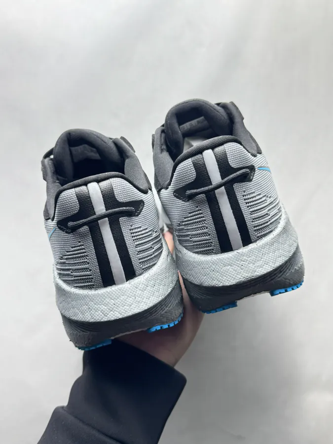 Triumph 21 Sneaker in Gray Black