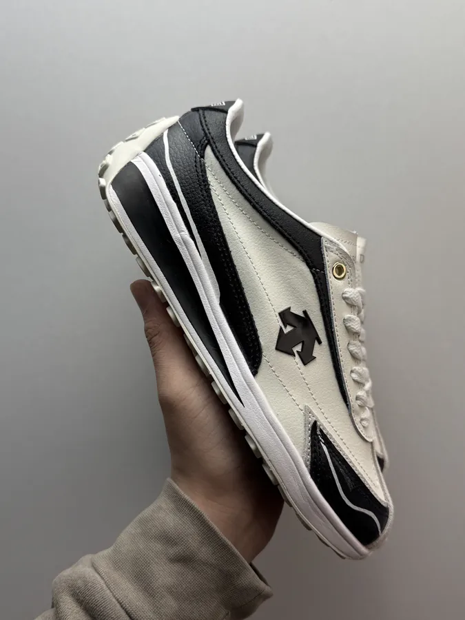 DESCENTE Sport Style Custom Sneaker Black and White