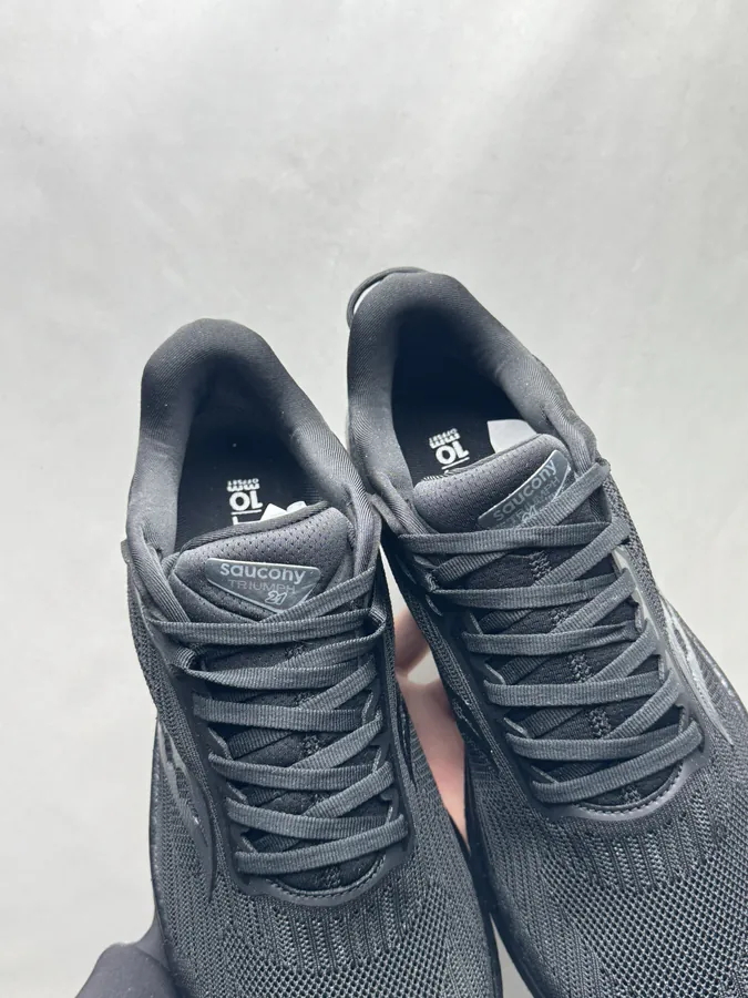 Triumph 21 Running Shoes Black