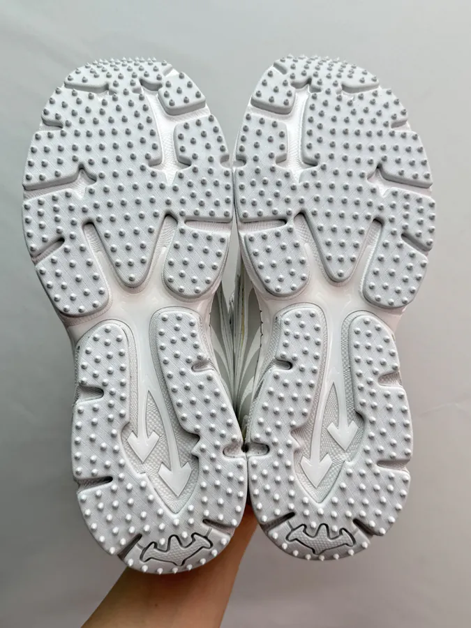 Off White 2024 OW Sneaker in Gray and White