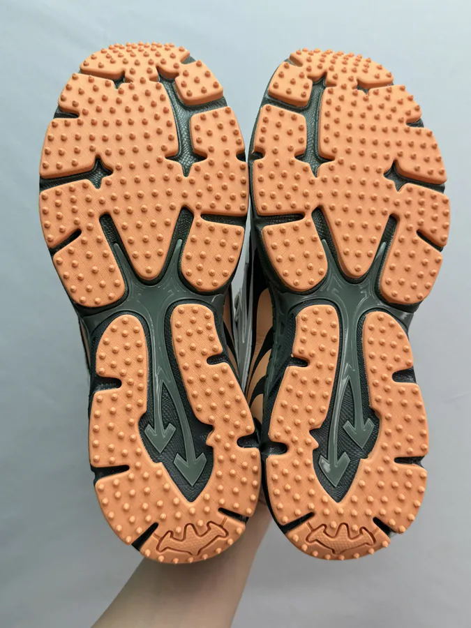 Off White 2024 OW Sneaker in Orange and Green