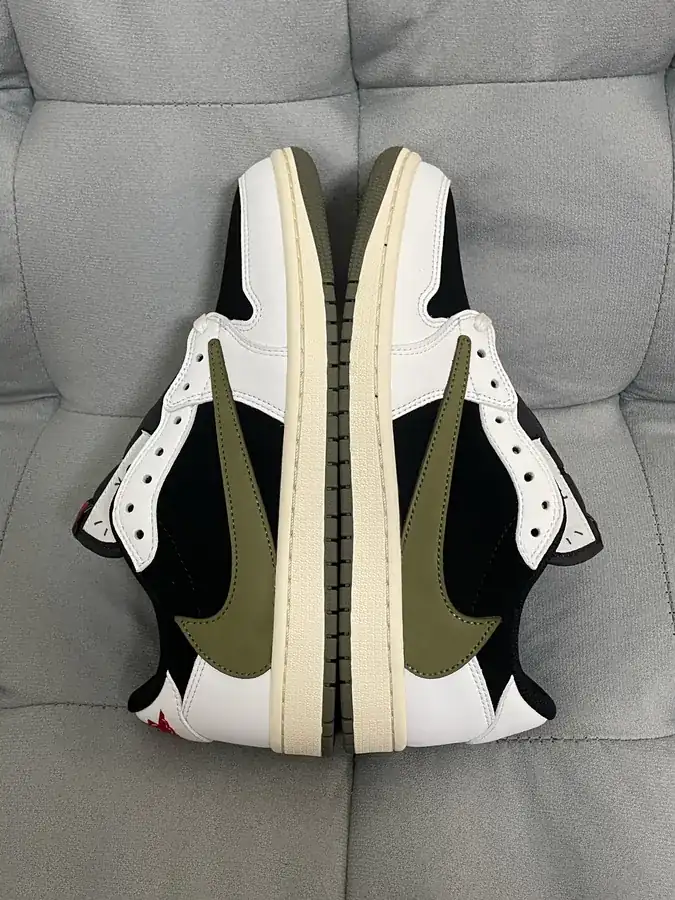 TS Hook 5.0 White and Green Color
