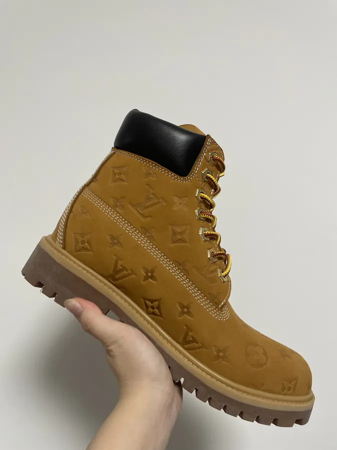 Timberland Vintage Floral Martin Boots