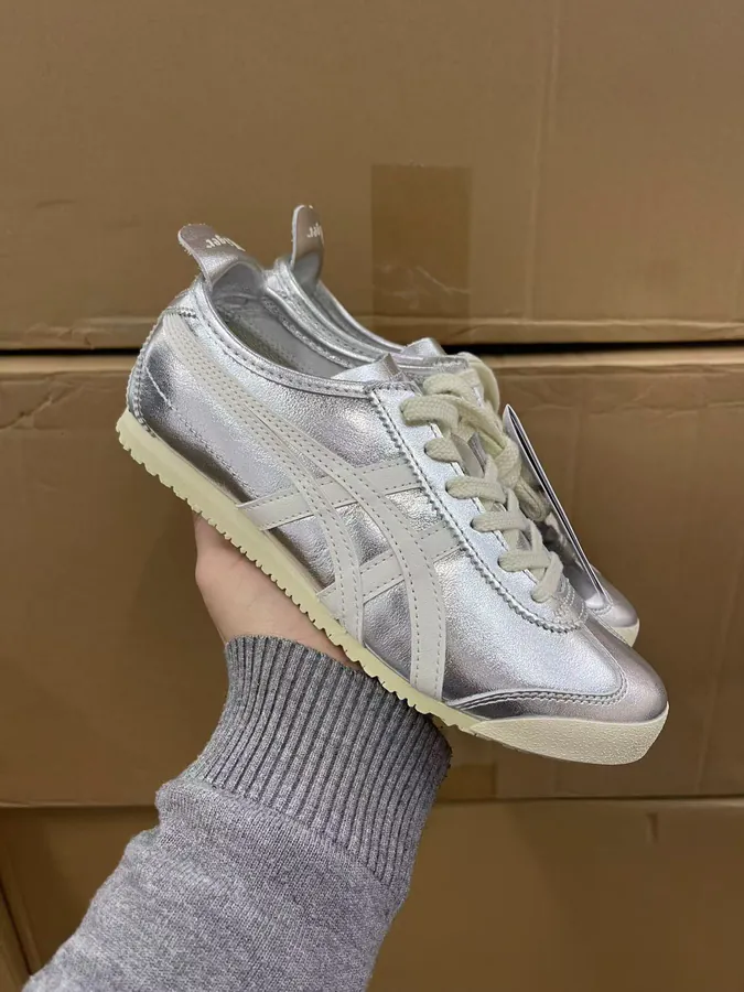 Tiger Onitsuka MEXICO 66 Sneaker with Electroplated Silver Color