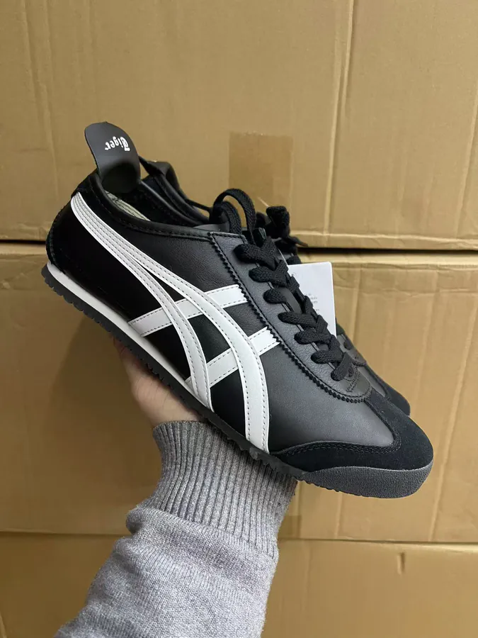 Tiger Onitsuka MEXICO 66 Sneakers Black and White Color