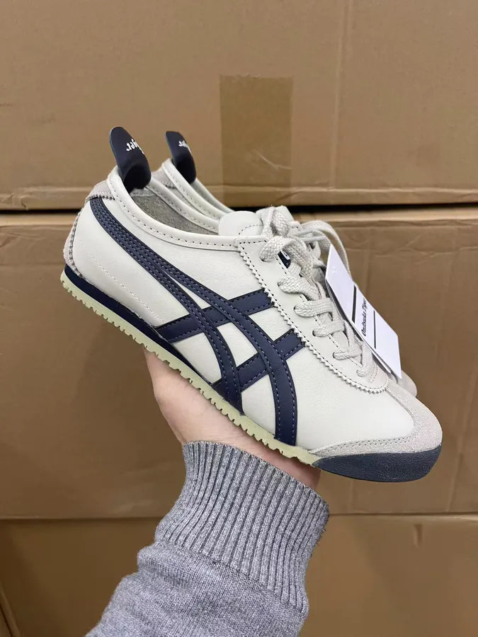 Tiger Onitsuka MEXICO 66 Sneakers in Navy Blue