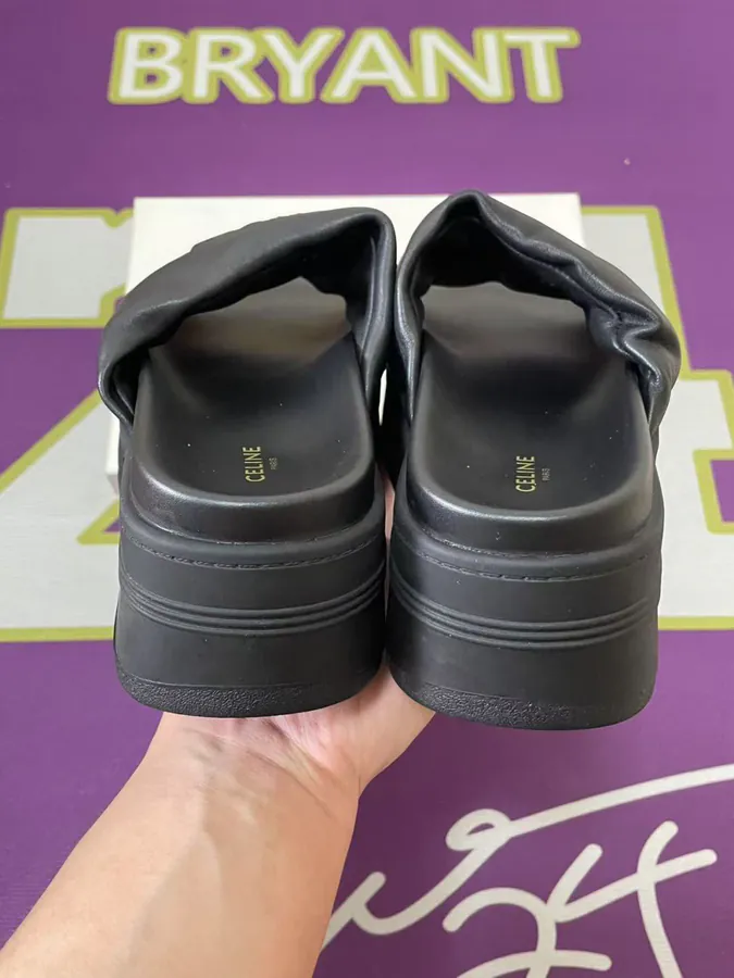 Triomphe Blo Women's Black Leather Slippers