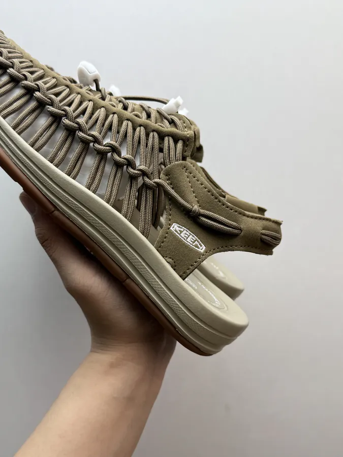 KEEN Uneek Casual Outdoor Sandals