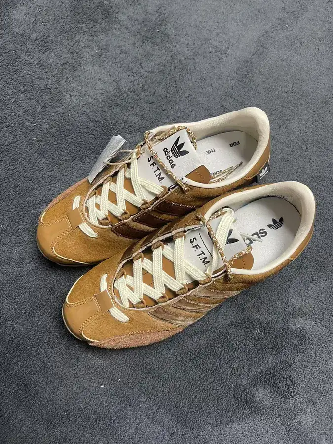 SFTM x Adidas Vintage Sneaker