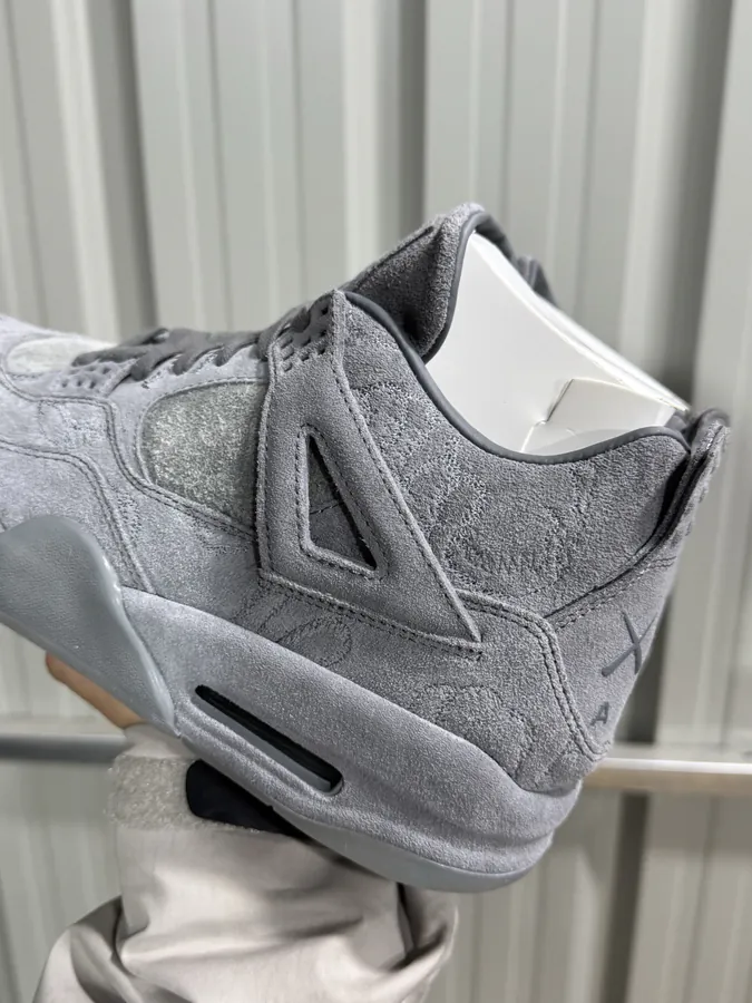 Kaws x 590 Sneaker in Gray