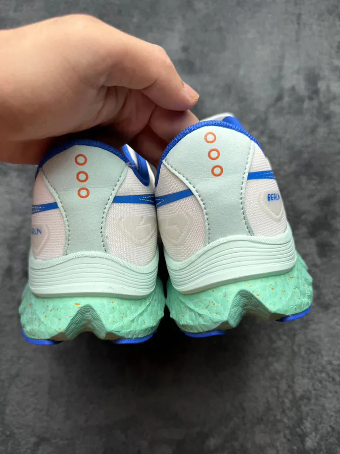 Saucony Endorphin Speed 4 Comfortable and Versatile Low Top Running Shoes