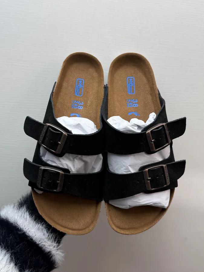 Birkenstock Arizona Leather Sandals in Black