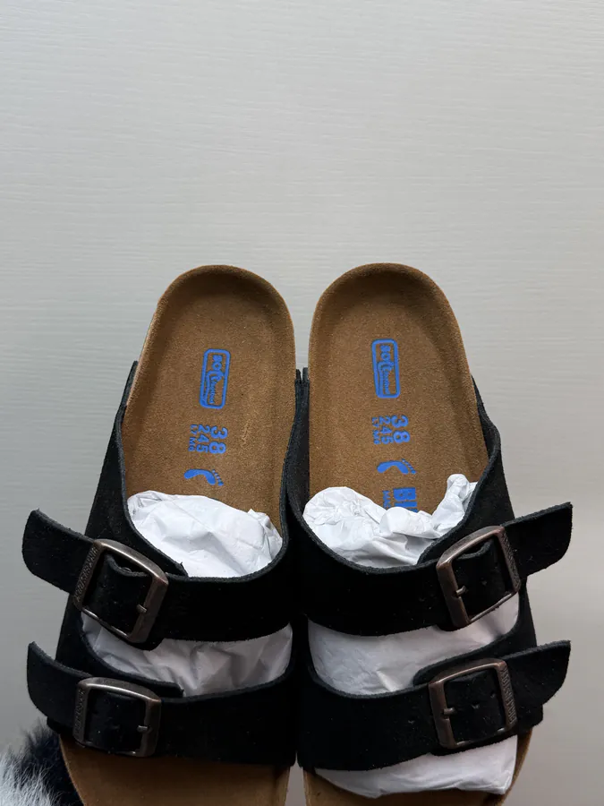 Birkenstock Arizona Leather Sandals in Black