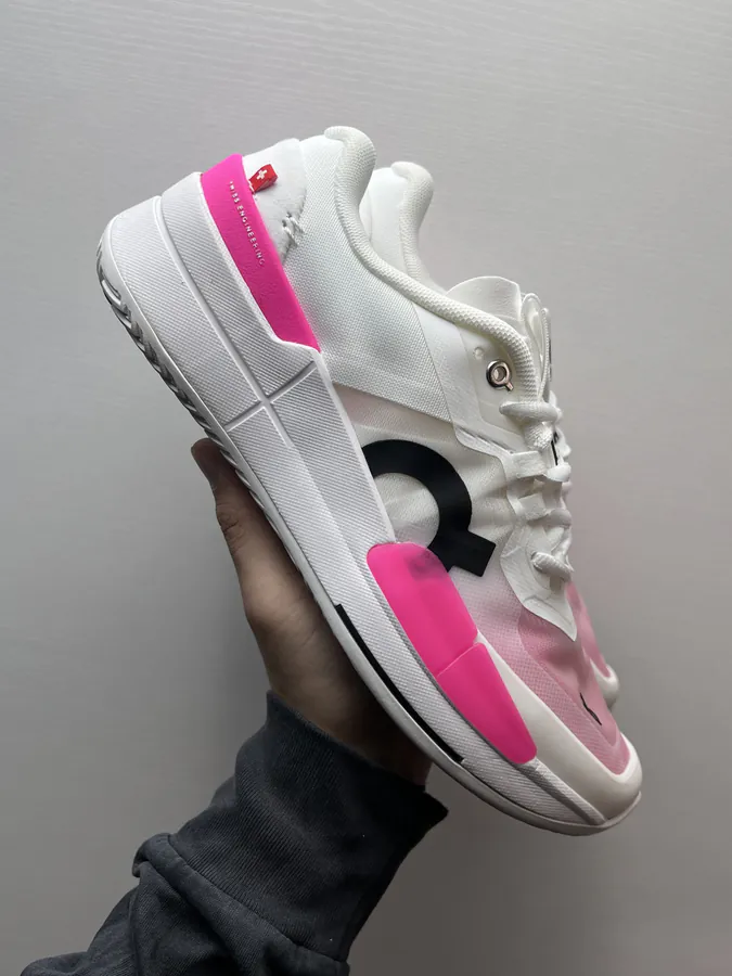 On昂跑 THE ROGER Pro 2 in White Pink