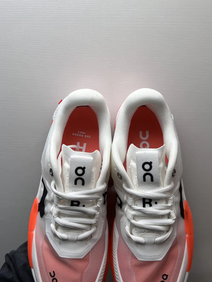 On昂跑 THE ROGER White Orange